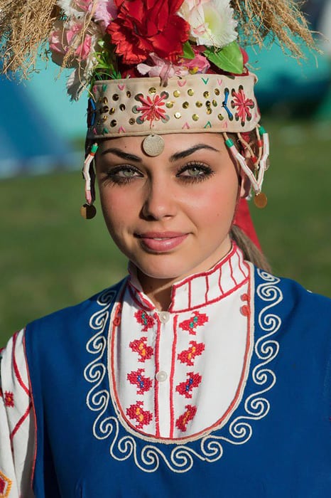 traditional bulgarian wedding dress